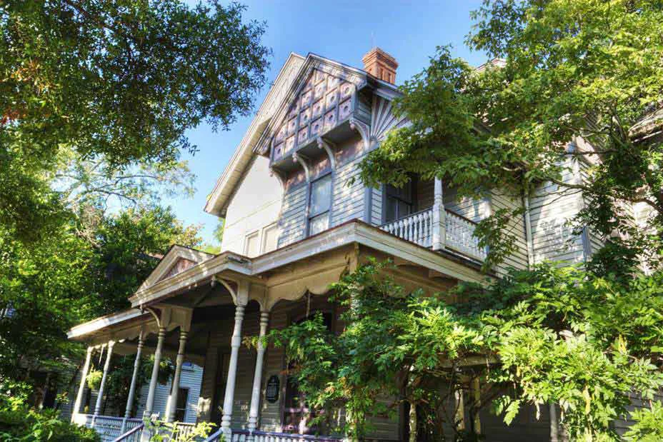 scenic house. med alert